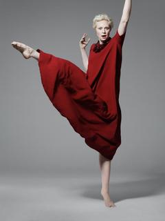 Gwendoline Christie feet photo thumbnail