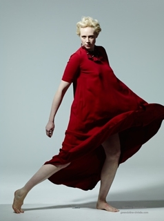 Gwendoline Christie feet photo thumbnail