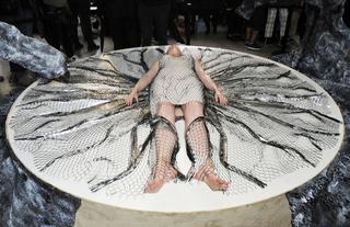 Gwendoline Christie feet photo thumbnail