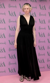 Gwendoline Christie feet photo thumbnail