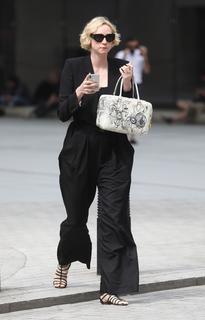Gwendoline Christie feet photo thumbnail