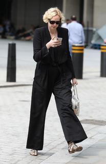 Gwendoline Christie feet photo thumbnail