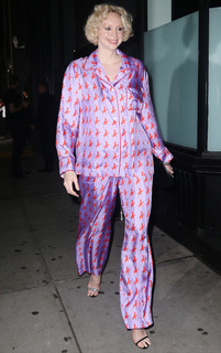 Gwendoline Christie feet photo thumbnail
