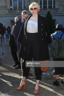 Gwendoline Christie feet photo thumbnail