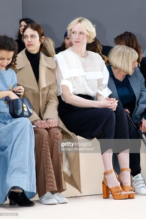 Gwendoline Christie feet photo thumbnail