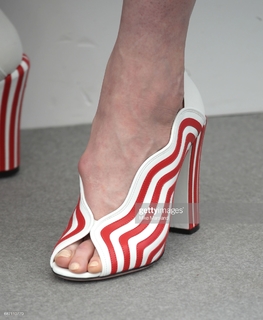 Gwendoline Christie feet photo thumbnail