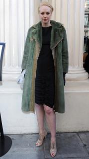 Gwendoline Christie feet photo thumbnail