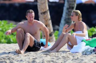 Gwyneth Paltrow feet photo thumbnail