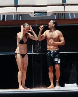 Gwyneth Paltrow feet photo thumbnail