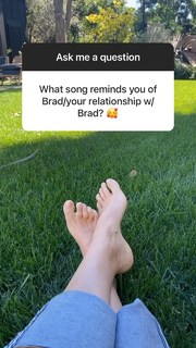Gwyneth Paltrow feet photo thumbnail