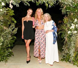 Gwyneth Paltrow feet photo thumbnail