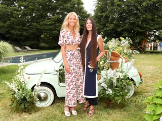 Gwyneth Paltrow feet photo thumbnail