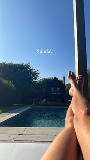 Gwyneth Paltrow feet photo thumbnail