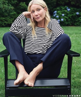 Gwyneth Paltrow feet photo thumbnail