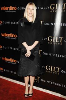 Gwyneth Paltrow feet photo thumbnail