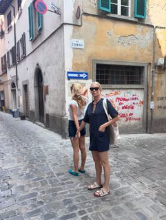 Gwyneth Paltrow feet photo thumbnail