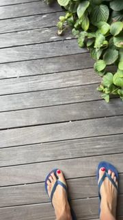 Gwyneth Paltrow feet photo 3