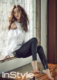 Gyu-ri Nam feet photo 2