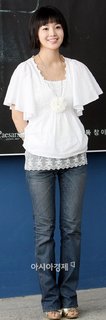 Gyu-ri Nam feet photo 4