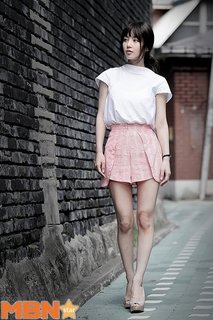 Gyu-ri Nam feet photo 14