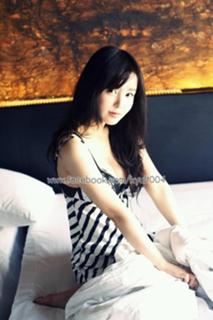 Gyu-ri Nam feet photo 19