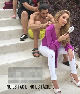 Géraldine Bazán feet photo thumbnail
