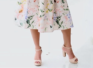Géraldine Bazán feet photo thumbnail