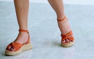 Géraldine Bazán feet photo thumbnail