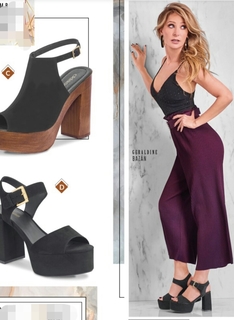 Géraldine Bazán feet photo thumbnail