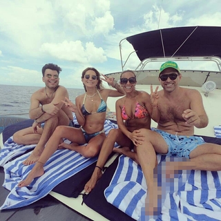Géraldine Bazán feet photo thumbnail