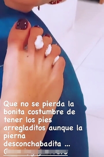 Géraldine Bazán feet photo thumbnail