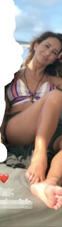 Géraldine Bazán feet photo thumbnail