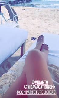 Géraldine Bazán feet photo thumbnail