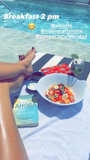 Géraldine Bazán feet photo thumbnail