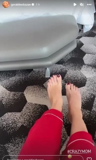 Géraldine Bazán feet photo thumbnail