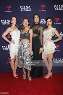 Géraldine Bazán feet photo thumbnail