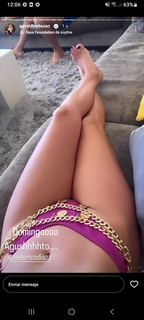 Géraldine Bazán feet photo thumbnail