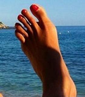 Géraldine Lapalus feet photo 12
