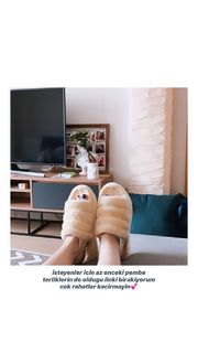 Gözde Demiral feet photo 5