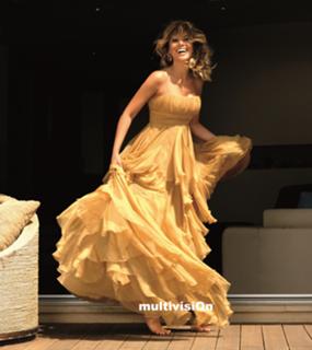 Gülben Ergen feet photo thumbnail