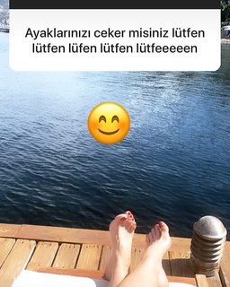 Gülben Ergen feet photo thumbnail