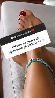 Gülben Ergen feet photo thumbnail
