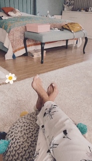 Gülben Ergen feet photo thumbnail