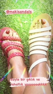Gülben Ergen feet photo thumbnail