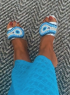 Gülben Ergen feet photo thumbnail