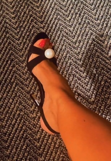 Gülben Ergen feet photo thumbnail