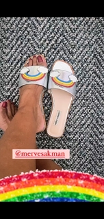 Gülben Ergen feet photo thumbnail