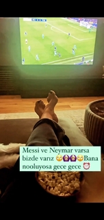 Gülben Ergen feet photo thumbnail