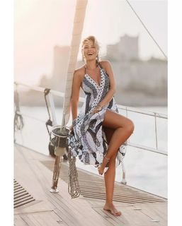 Gülben Ergen feet photo thumbnail