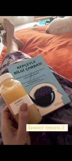 Gülben Ergen feet photo thumbnail